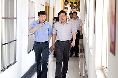 2012年7月5日，，，时任嘉兴市委书记李卫宁一行调研公司党建事情