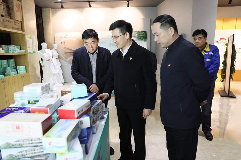 向导调研 | 平湖市委副书记、代市长周军波一行莅临门徒娱乐纸业调研交流_公司新闻_新闻中心_门徒娱乐
