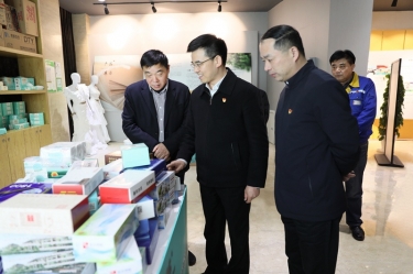 向导调研 | 平湖市委副书记、代市长周军波一行莅临门徒娱乐纸业调研交流