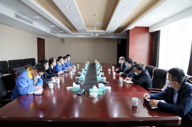 平湖市委书记仲旭东一行莅临门徒娱乐纸业调研企业疫情防控和复工复产事情