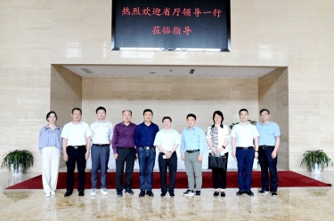 省人力社保厅二级巡视员陈荣华一行莅临门徒娱乐纸业调研人才事情