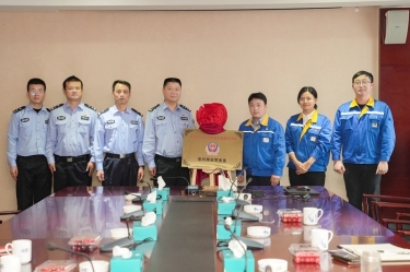 “门徒娱乐网安警务室”挂牌建设，，警企联动包管网络清静