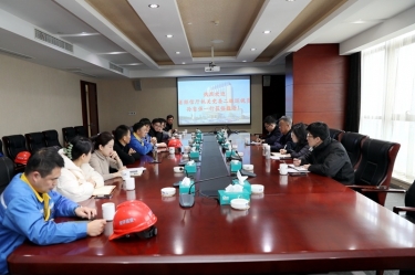 浙江省经信厅机关党委二级巡视员孙自强一行莅临门徒娱乐纸业开展岁末年头清静生产督导
