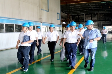 2020年9月8日,时任商务部亚洲司副司长杨伟群、马来西亚驻华使馆公使施志光莅临门徒娱乐纸业对马来西亚项目举行调研